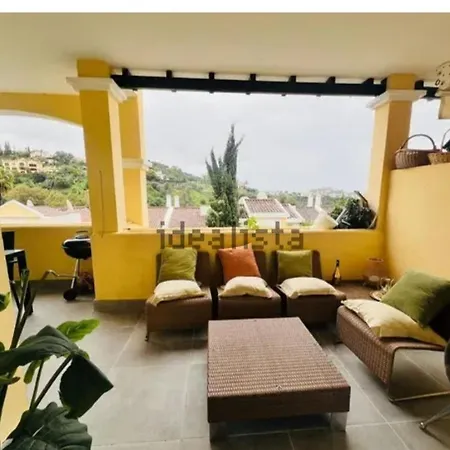 Confortable With Amazing Views In Marbella Malaga